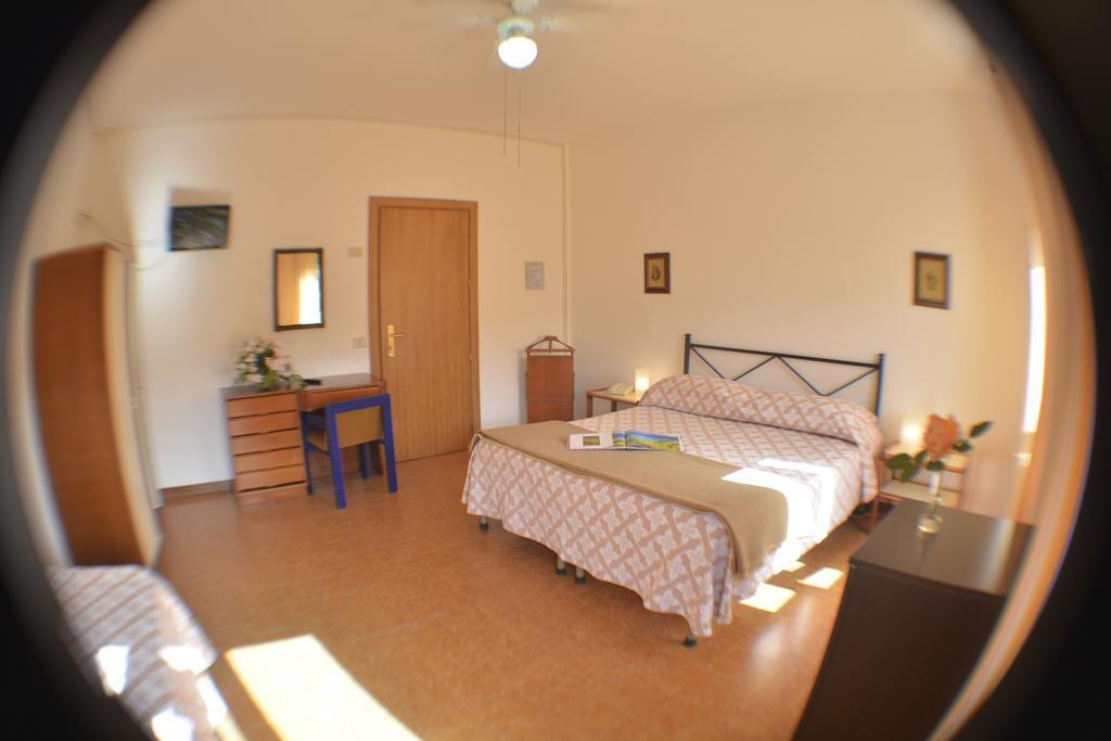 Hotel La Feluca Portoferraio Exterior photo
